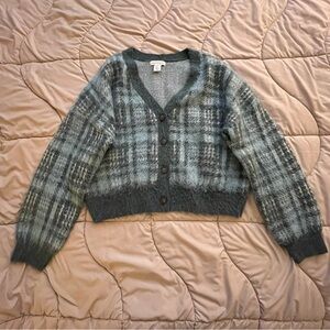 Cupcakes And Cashmere NWOT Cropped Plaid Fuzzy V-Neck Button Down Cardigan